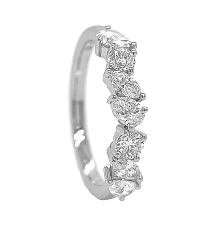 18kt White Gold Diamond Band