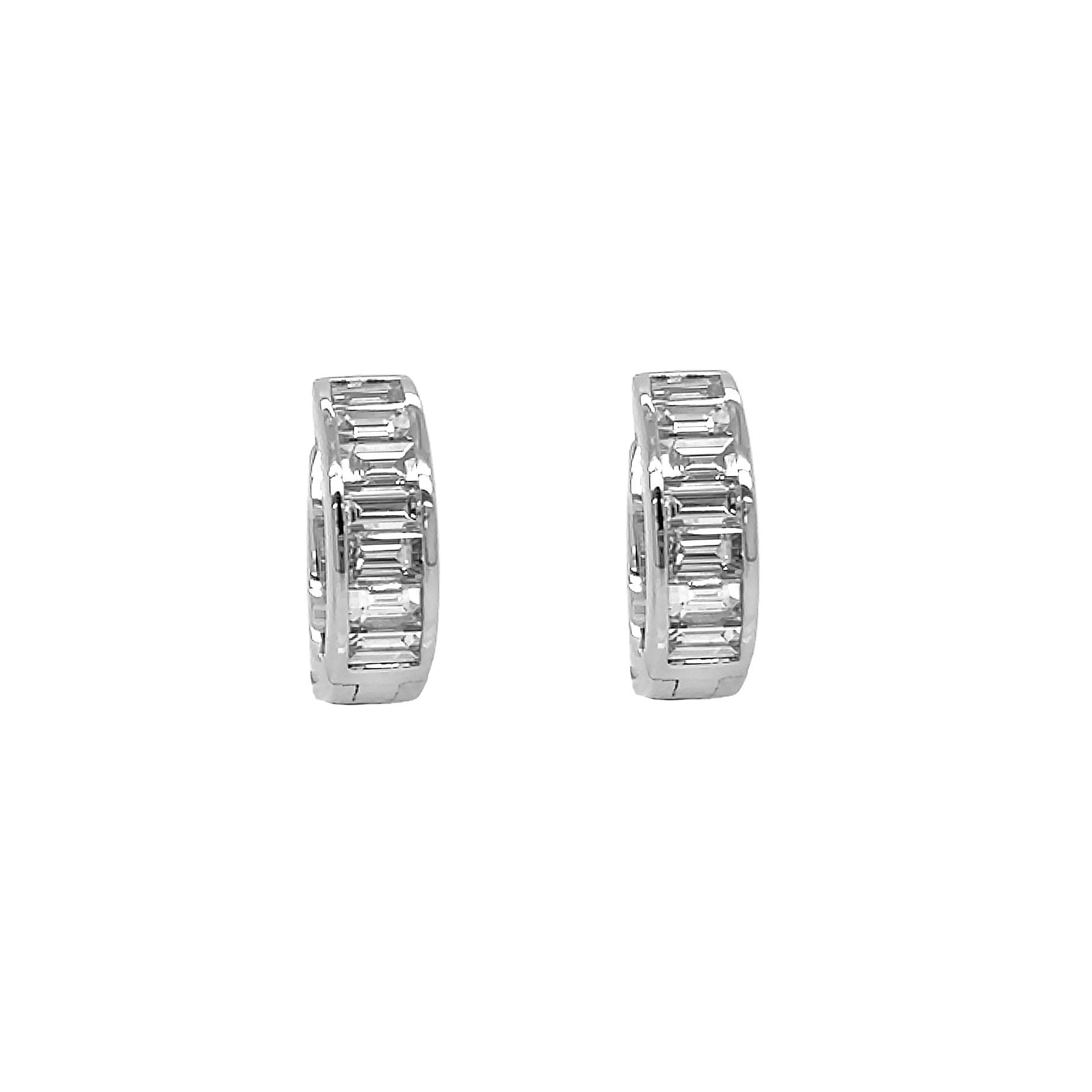 18kt White Gold Diamond Huggie Earrings