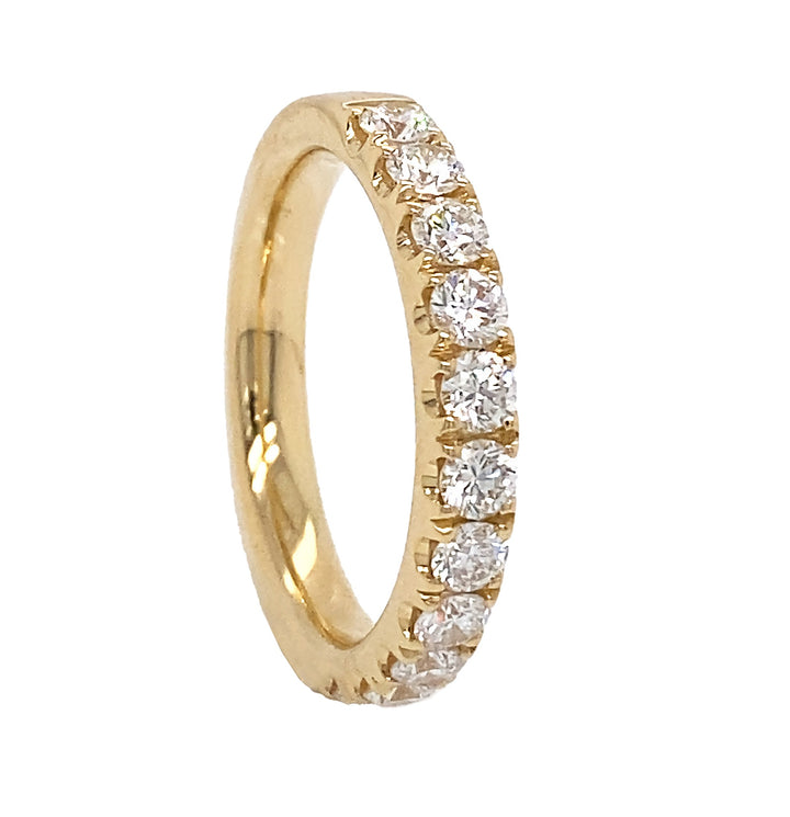 18kt Yellow Gold Diamond Band
