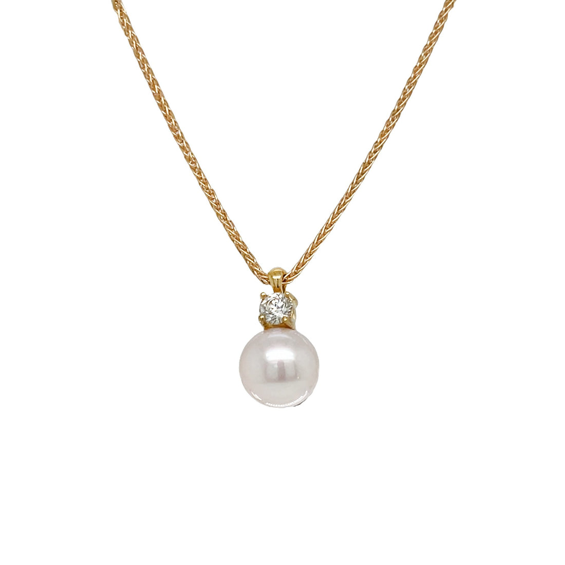 18kt Yellow Gold Diamond And Pearl Pendant