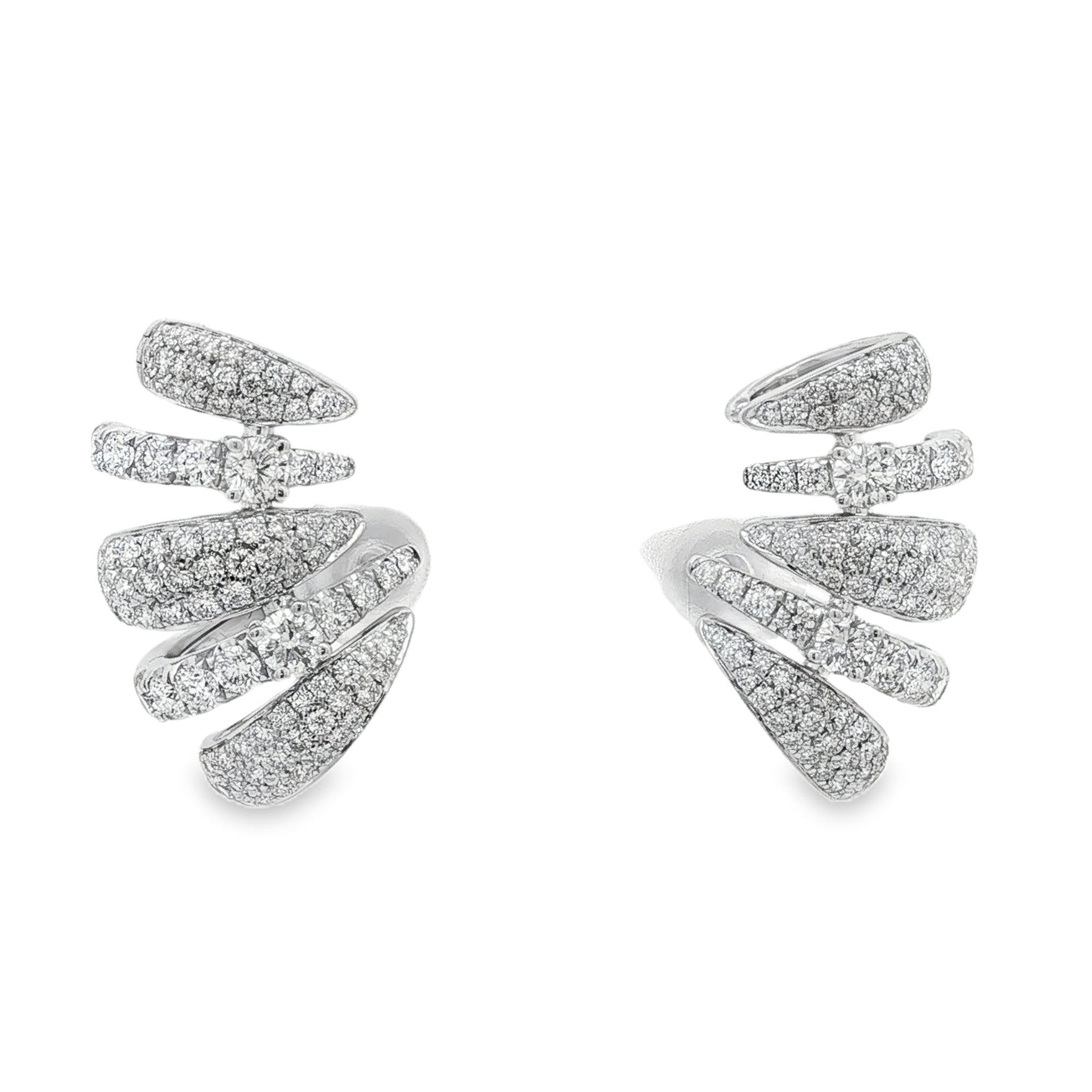18kt White Gold Diamond Earring