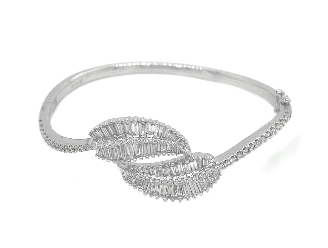 18kt White Gold Diamond Bangle