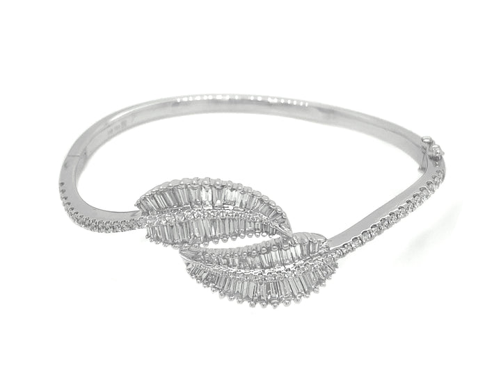 18kt White Gold Diamond Bangle