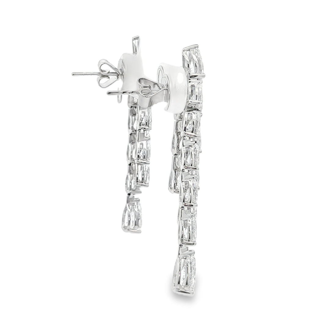 18kt White Gold Lab Diamond Dangling Earring