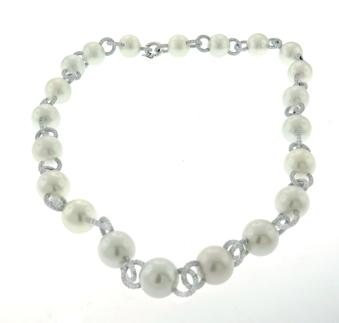 18kt White Gold Pearl Necklace