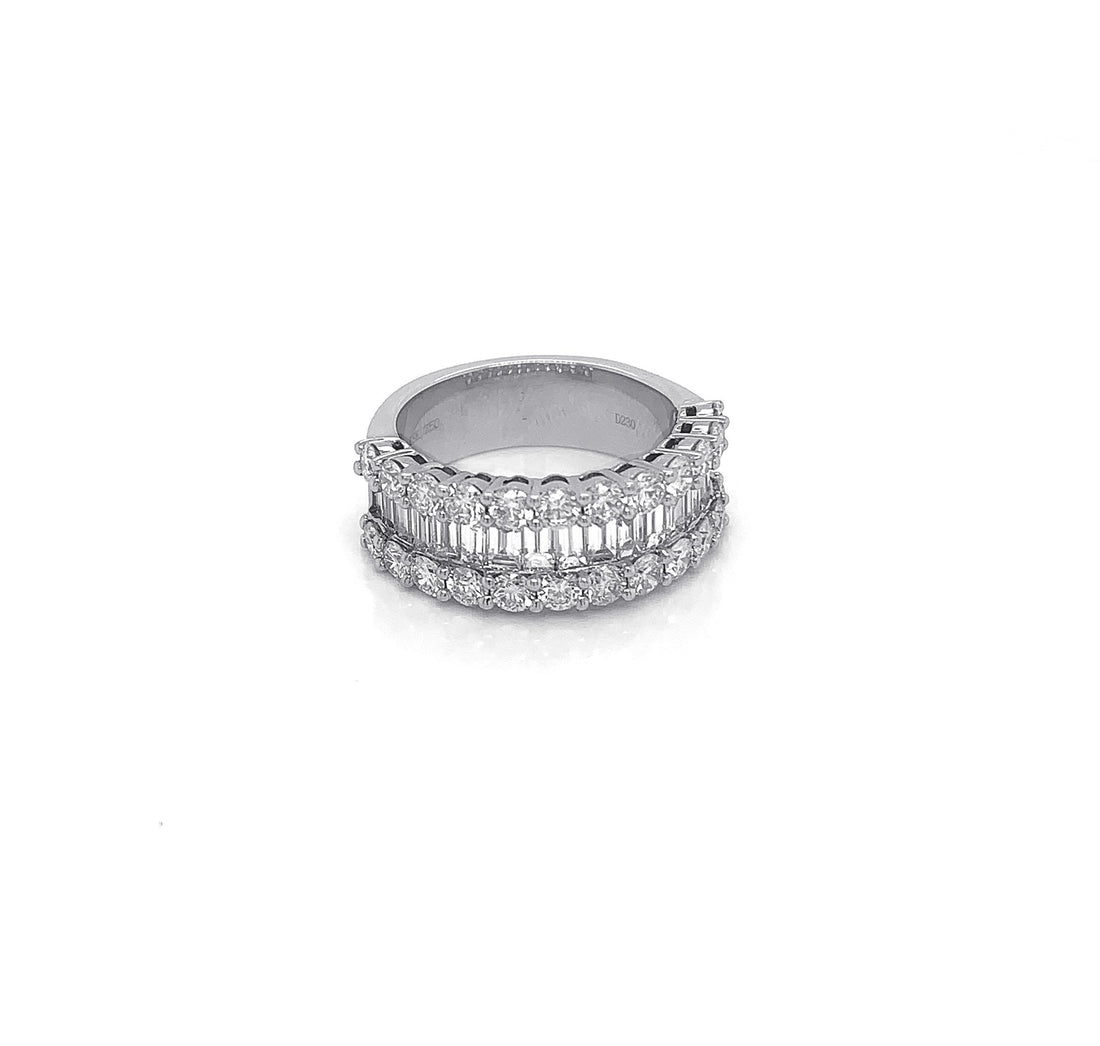 18kt White Gold Diamond Band