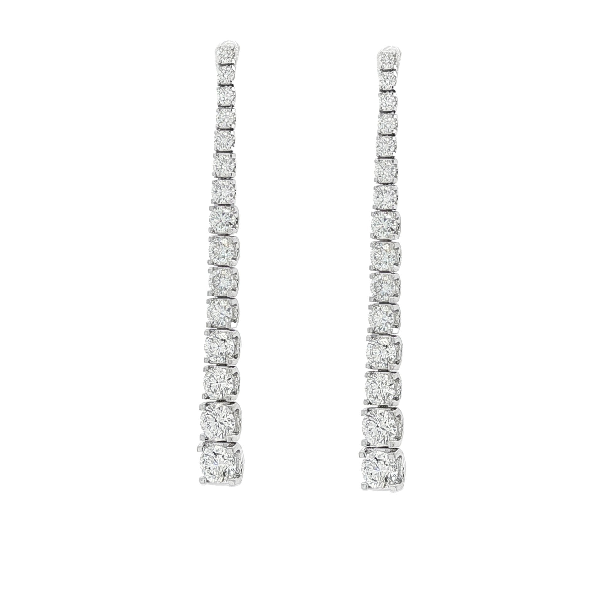 18kt White Gold Diamond Dangling Earrings