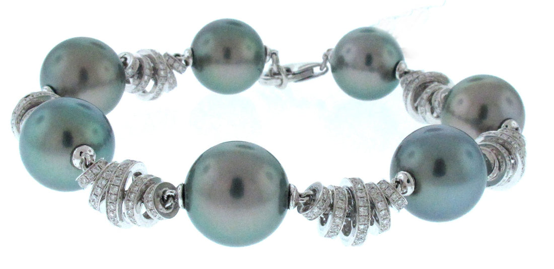 18kt White Gold Pearl Bracelet
