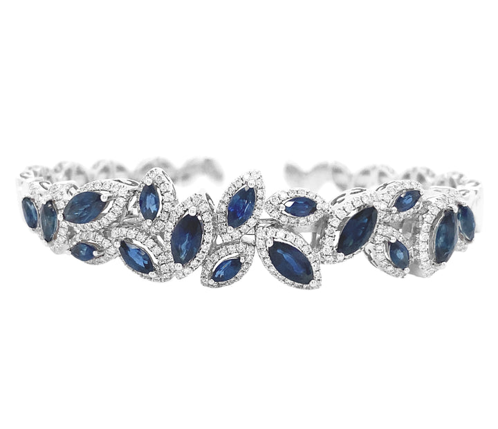 18kt white gold and sapphire bangle