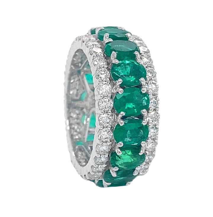 18kt White Gold Diamond and Emerald Band