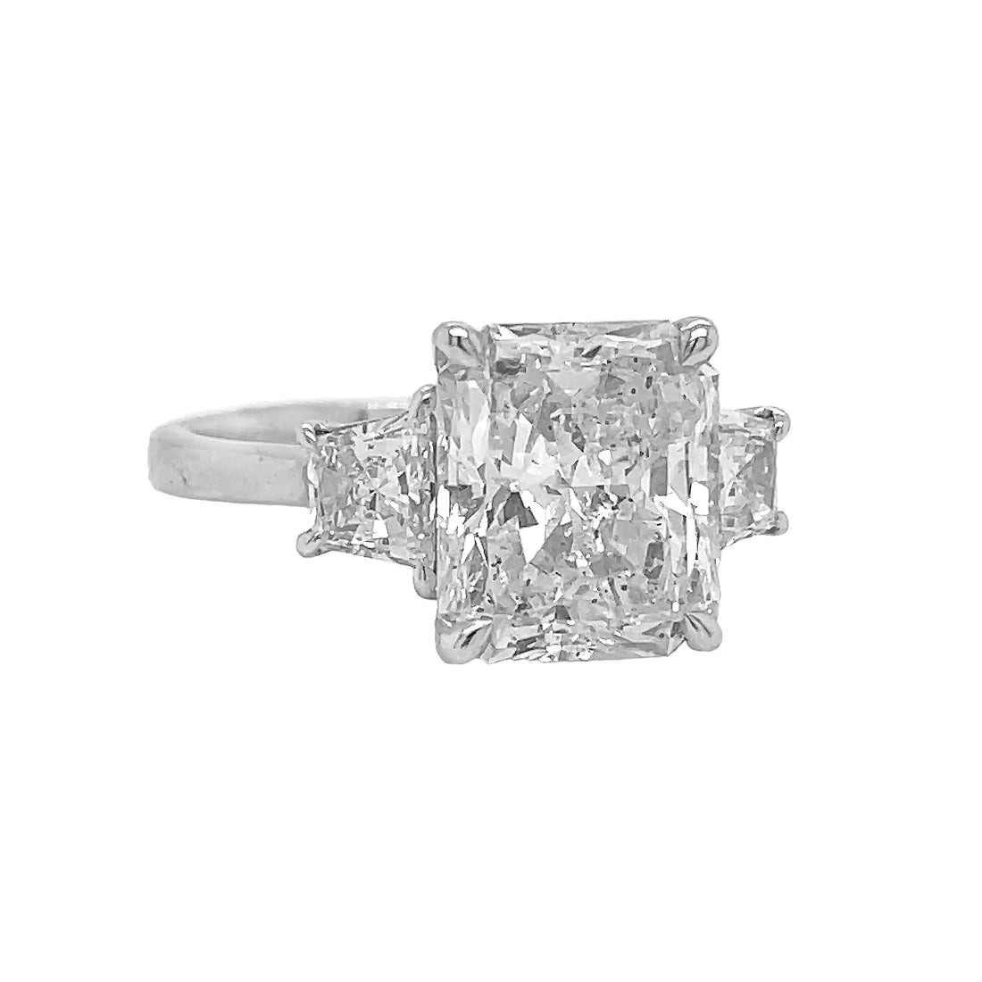 18kt White Gold Diamond Ring