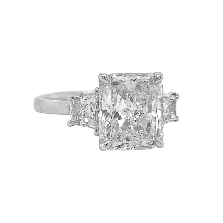 18kt White Gold Diamond Ring