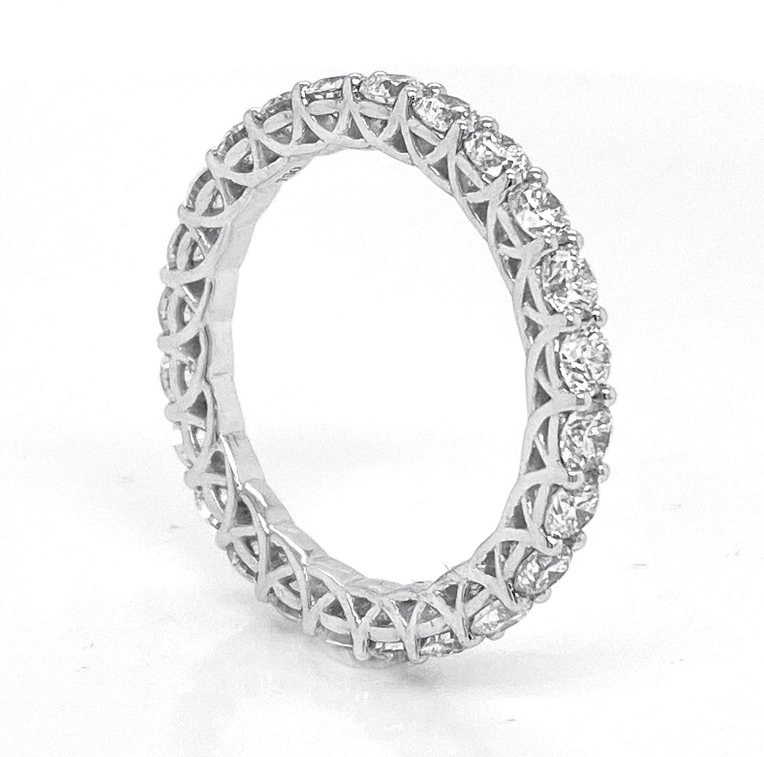 18kt White Gold Diamond Eternity Band