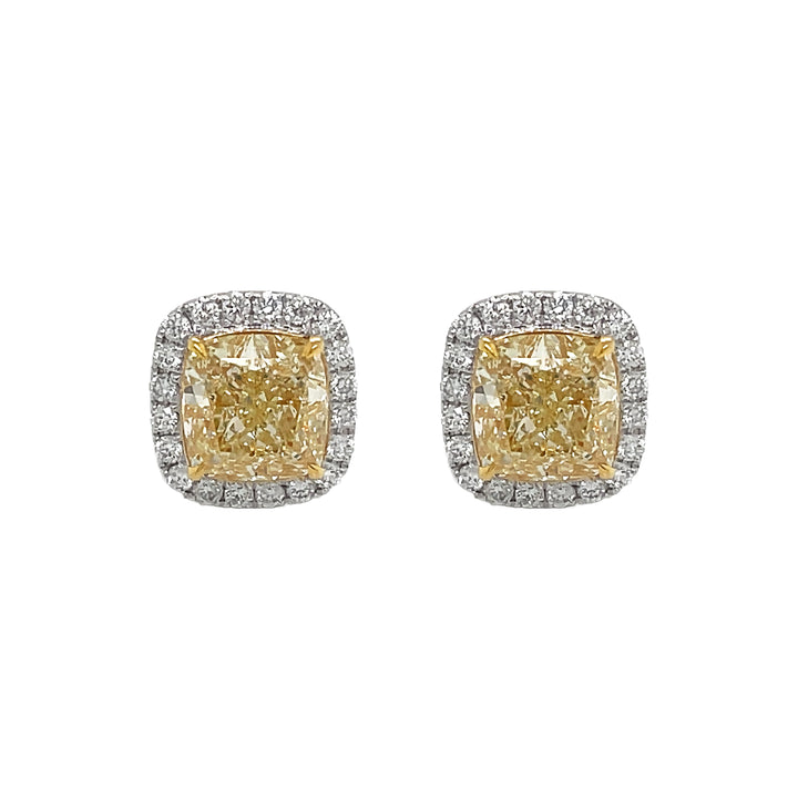 18kt White Gold Diamond Earrings
