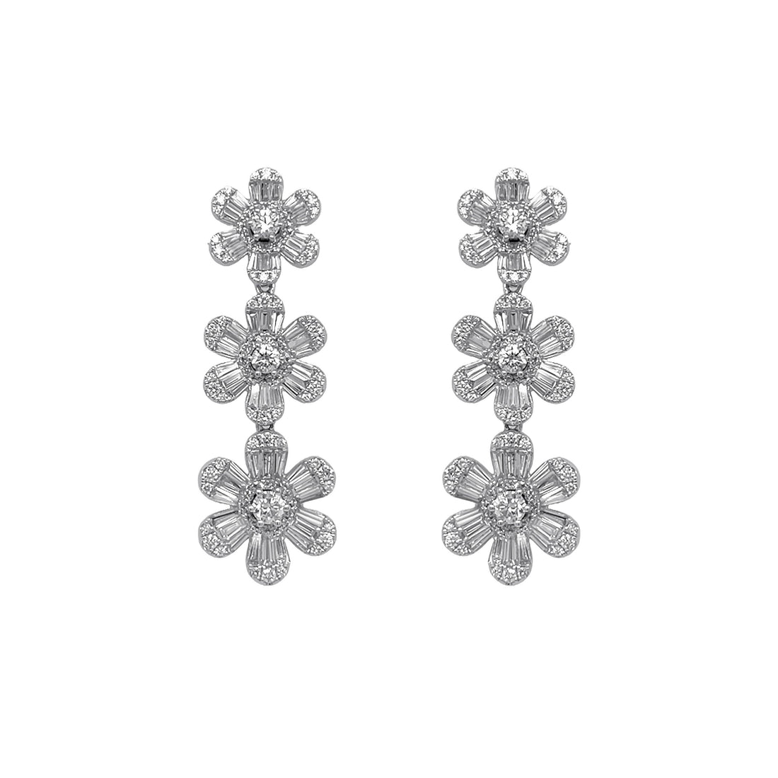 18kt White Gold Diamond Dangling Earrings