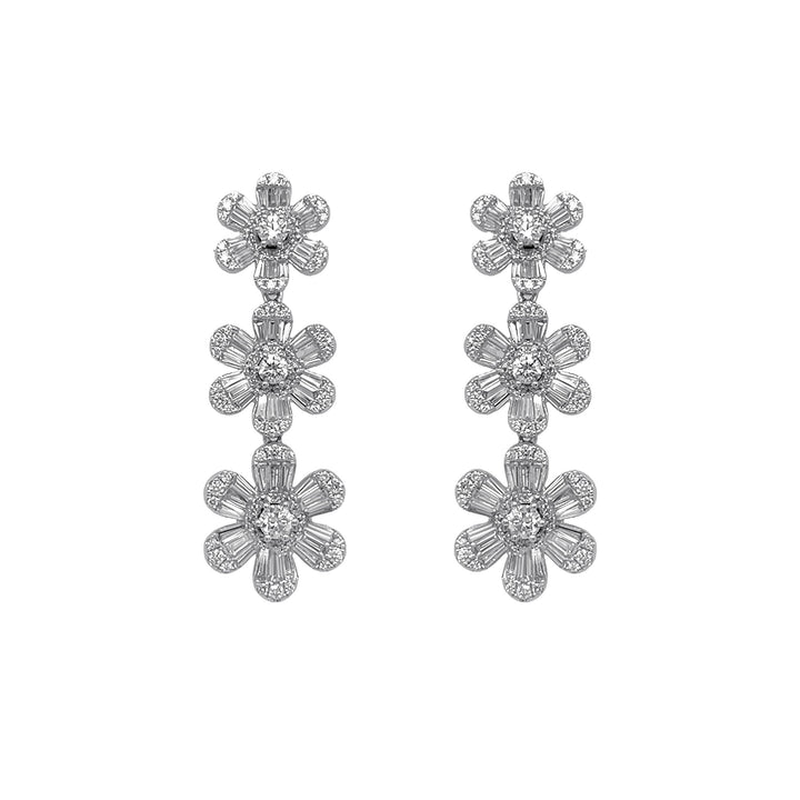 18kt White Gold Diamond Dangling Earrings