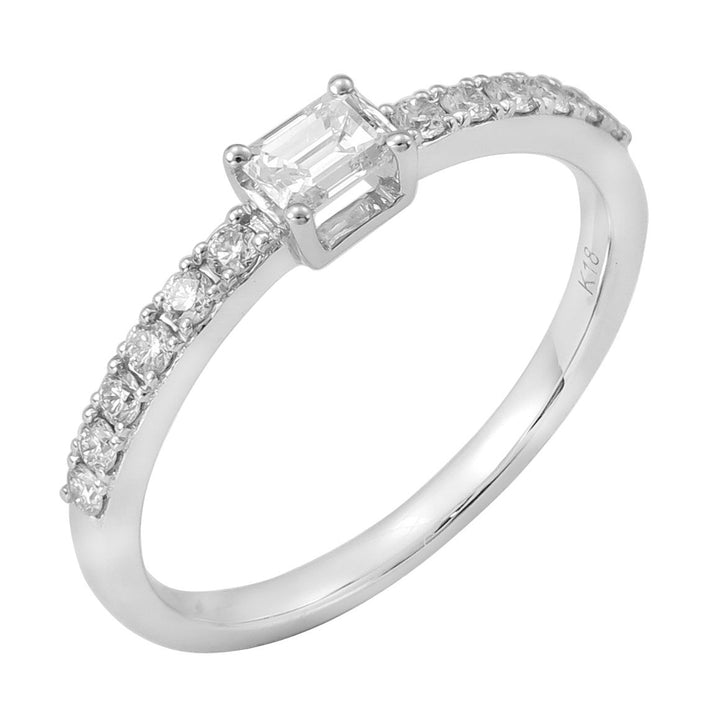 18kt White Gold Diamond Ring