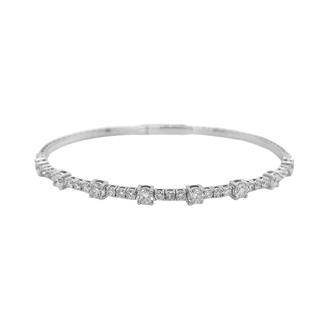 18kt White Gold Diamond Bangle