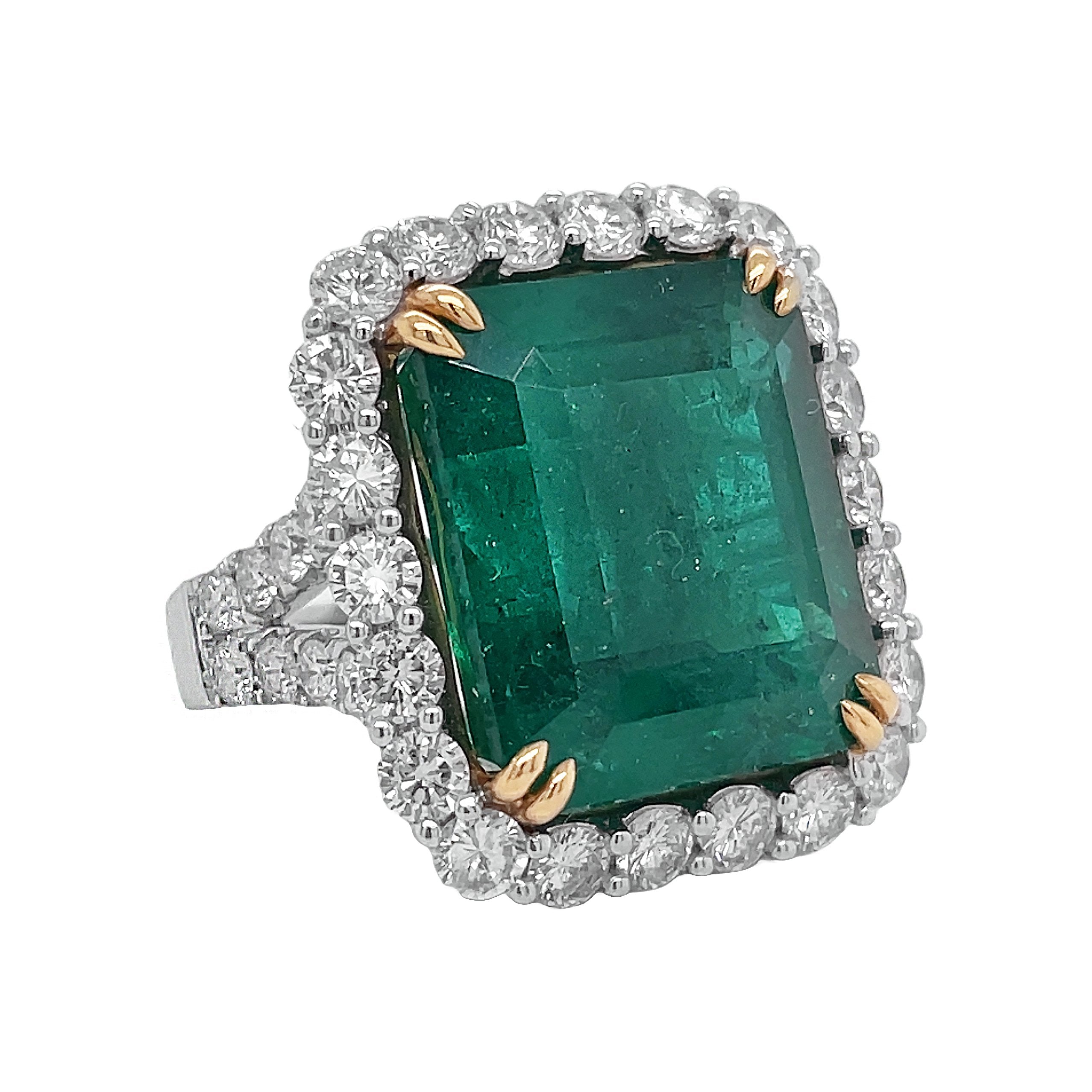 18kt White Gold Diamond and Green Emerald Ring