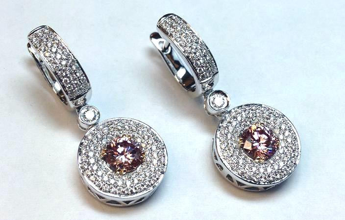 18kt White Gold Pink Diamond Earrings