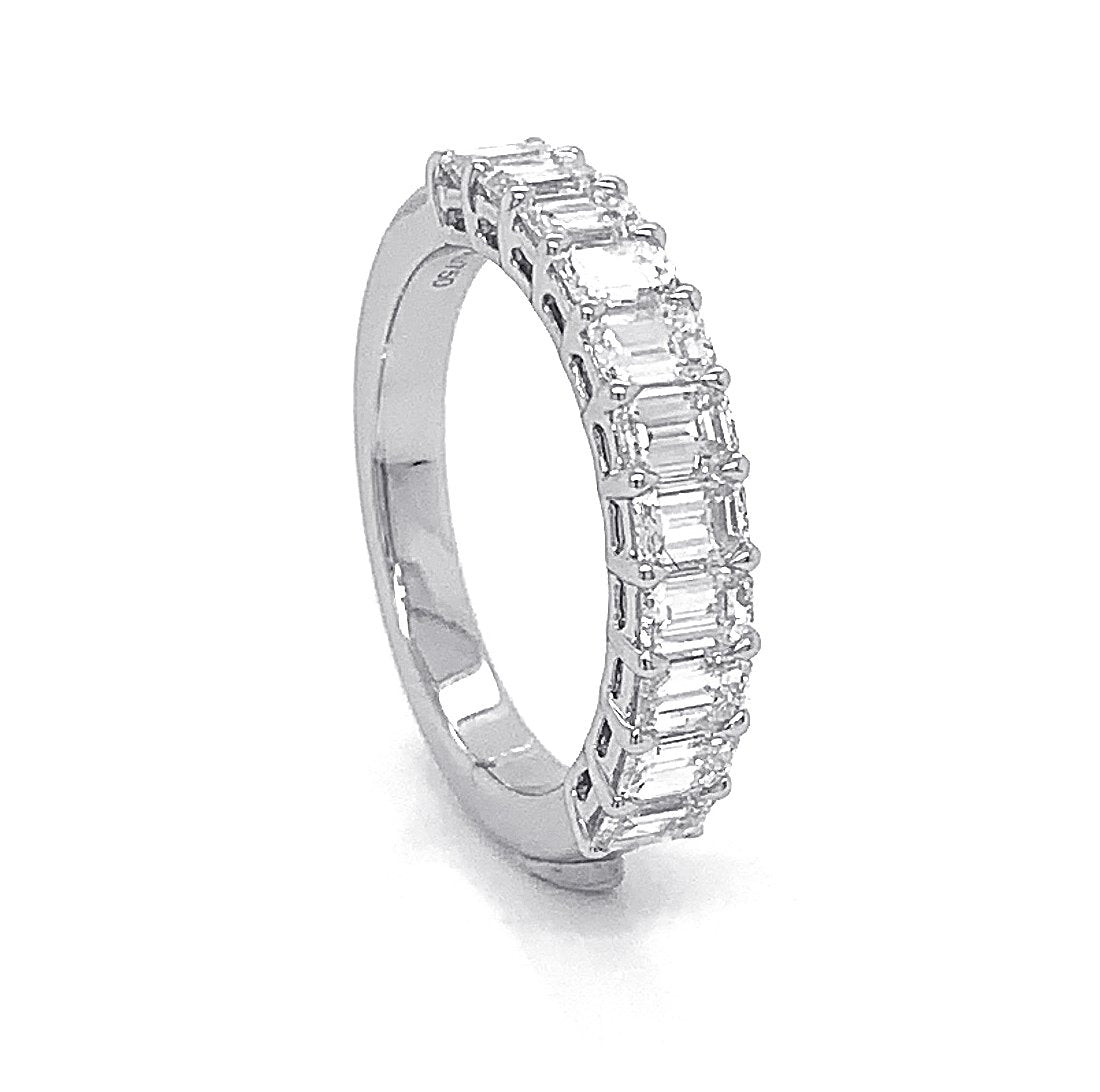 18kt White Gold Diamond Band