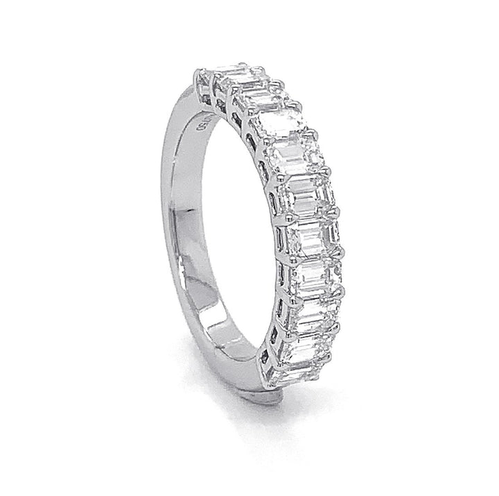 18kt White Gold Diamond Band