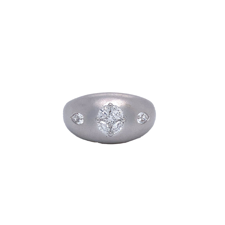 18kt White Gold Diamond Ring