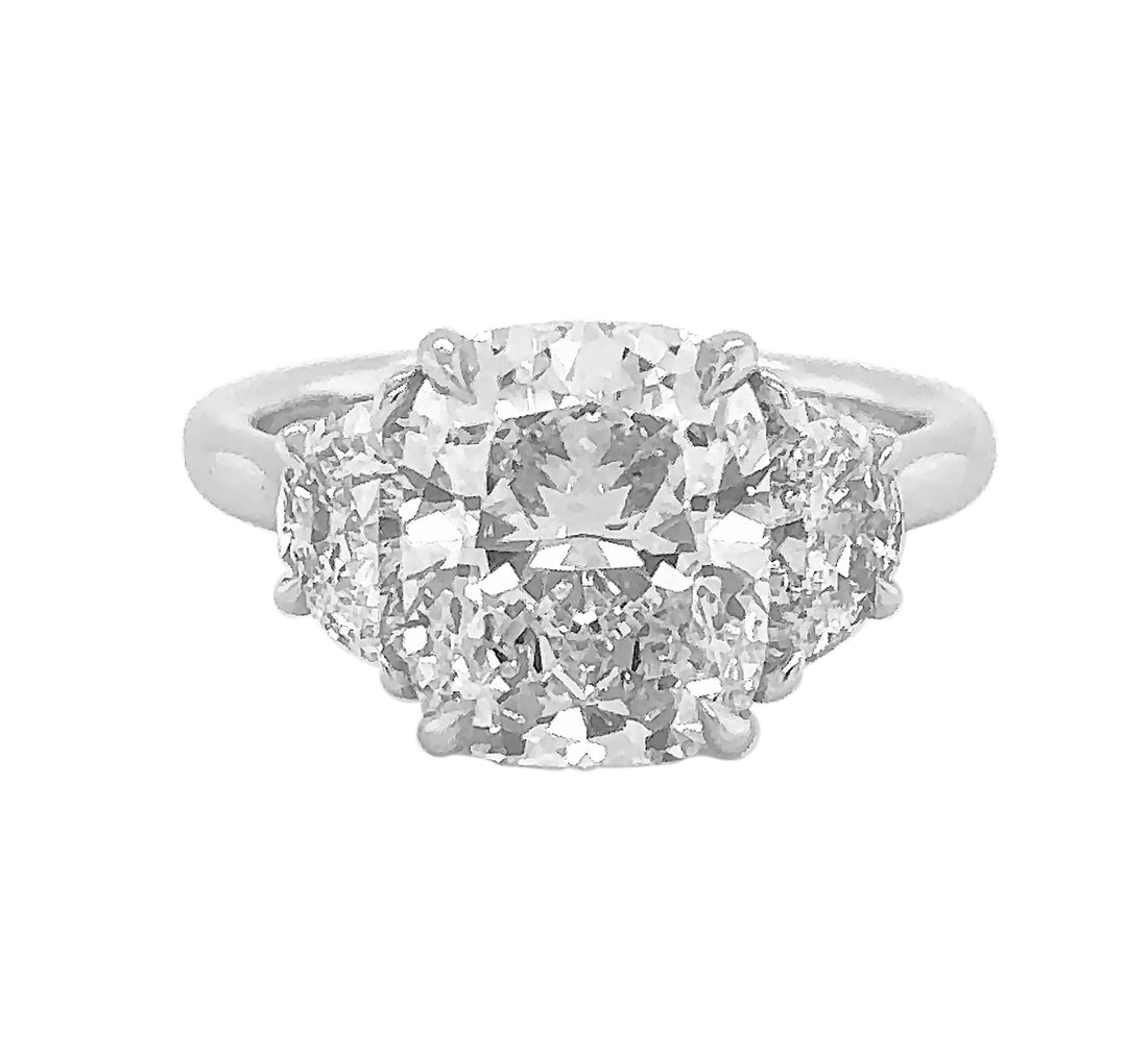 18kt White Gold Diamond Ring