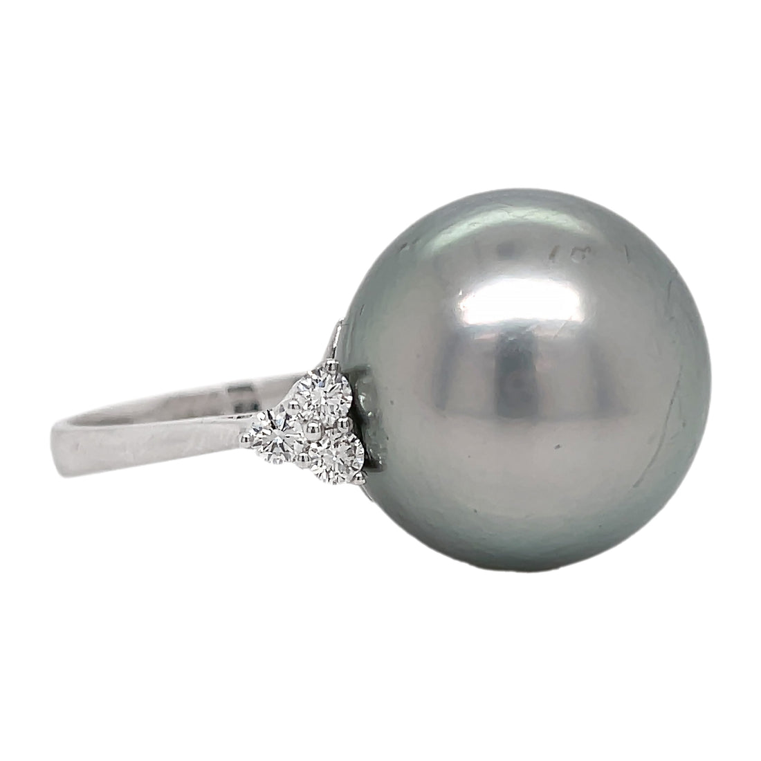 18kt White Gold Diamond and Pearl Ring.