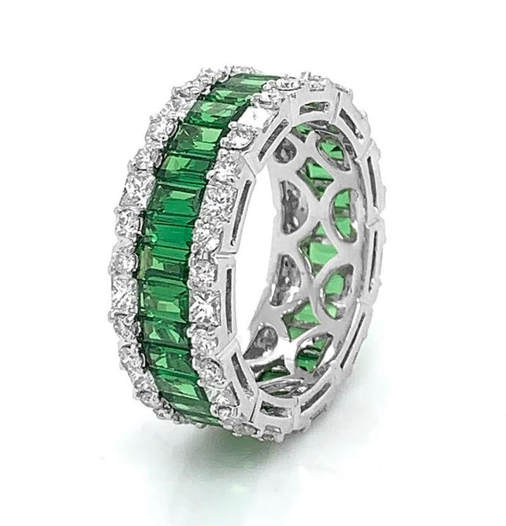 18kt White Gold Diamond And Tsavorite Ring