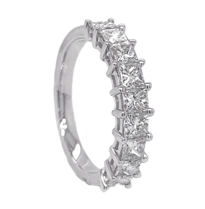 18kt White Gold Diamond Band