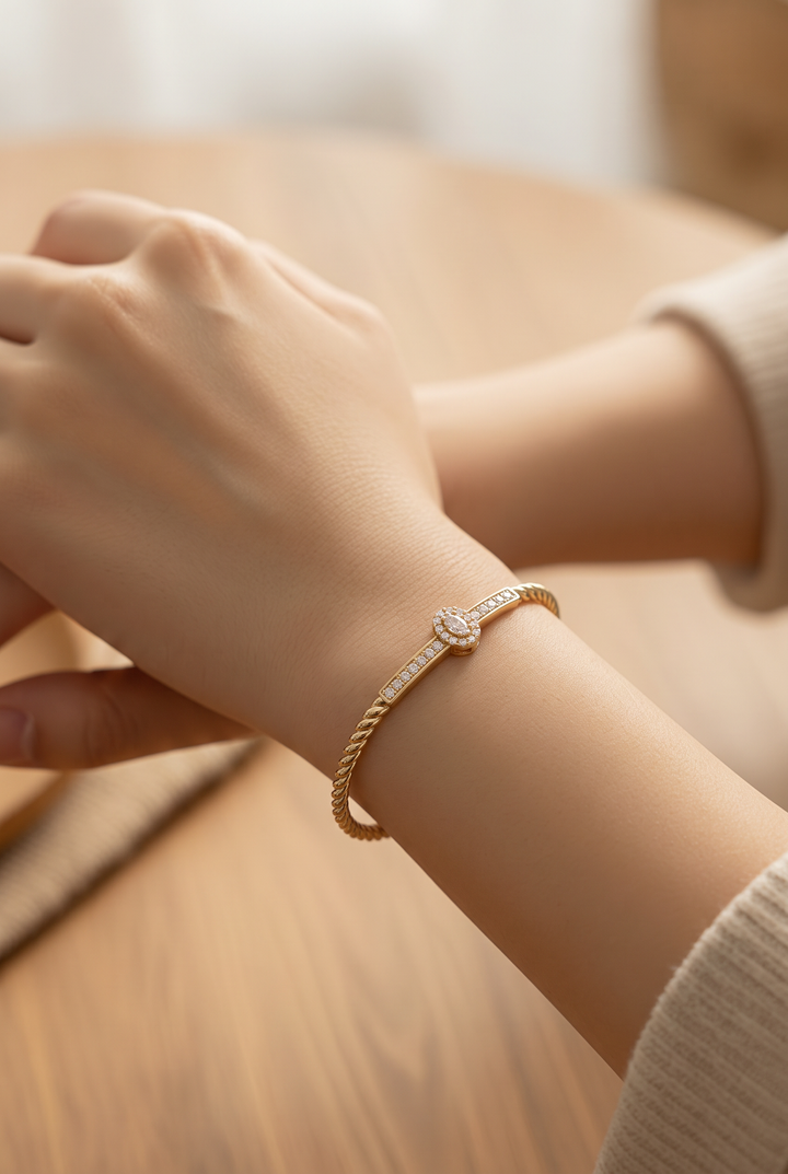 18kt Yellow Gold Diamond Bangle