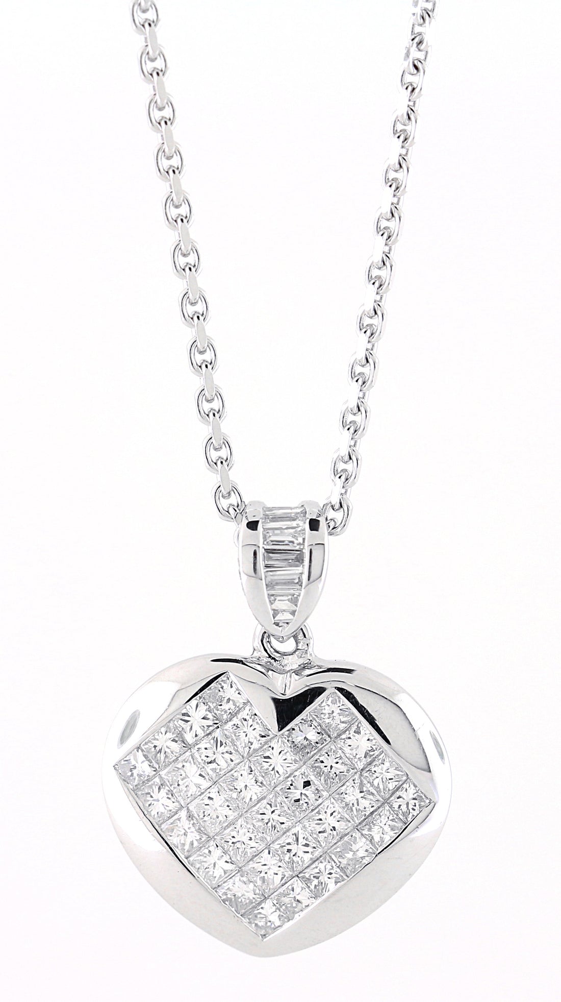 18kt White Gold Diamond Heart Pendant