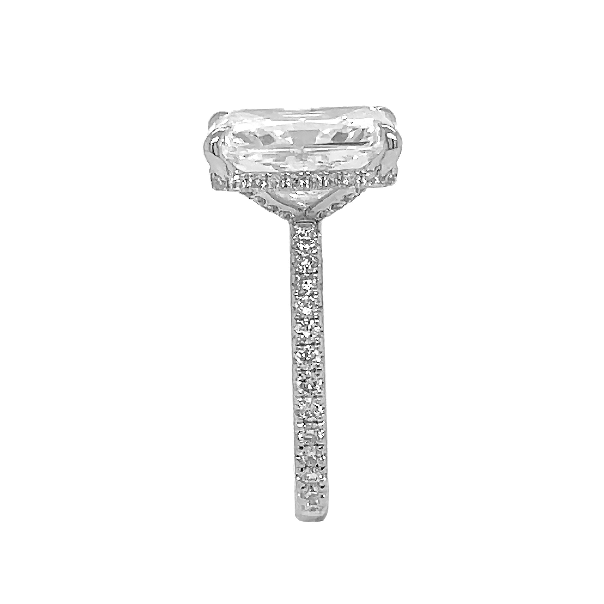 18kt White Gold Lab Diamond Ring