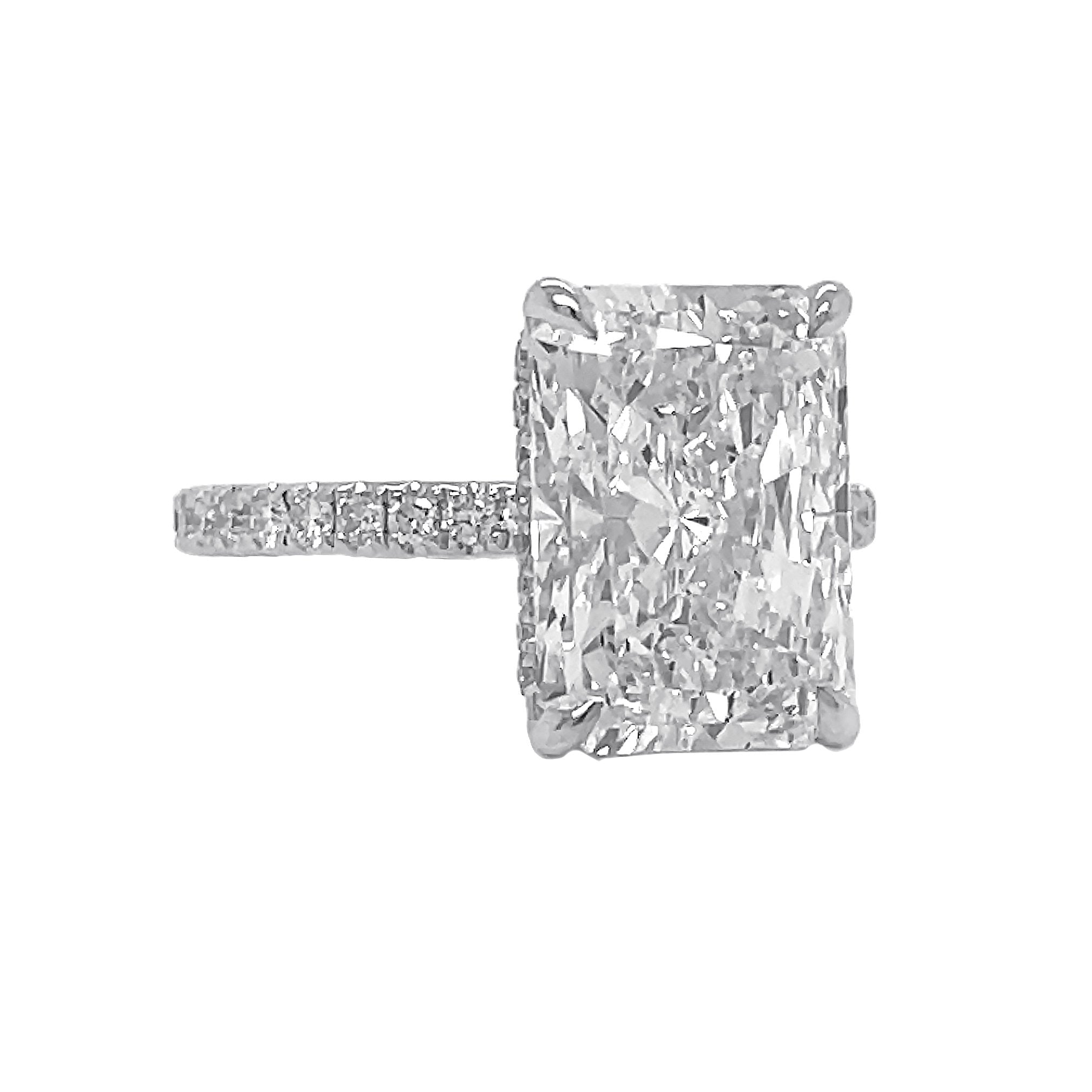 18kt White Gold Lab Diamond Ring