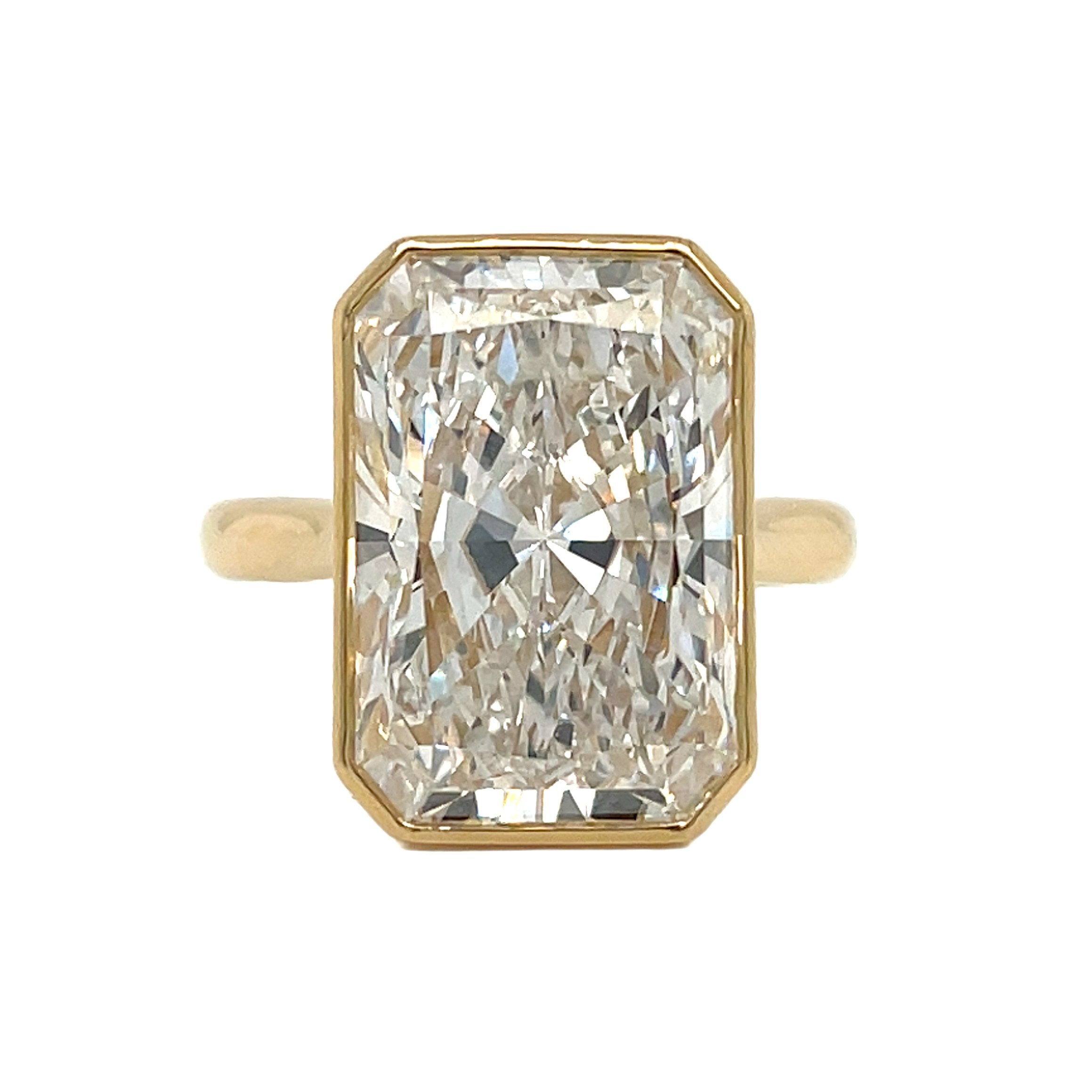 14kt Yellow Gold Lab Dimond Ring