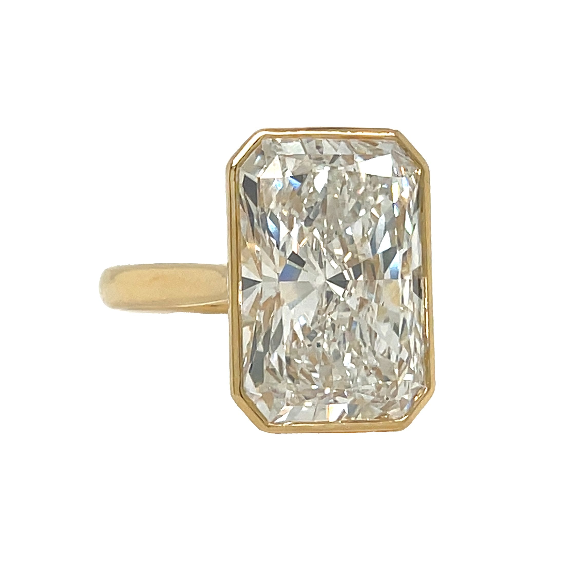 14kt Yellow Gold Lab Dimond Ring