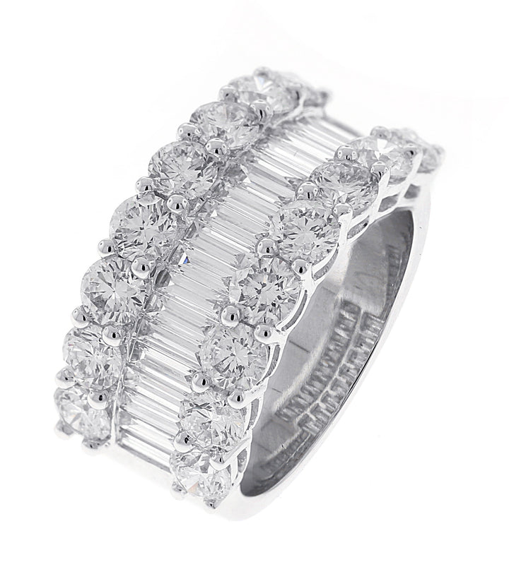 18kt White Gold Diamond Band