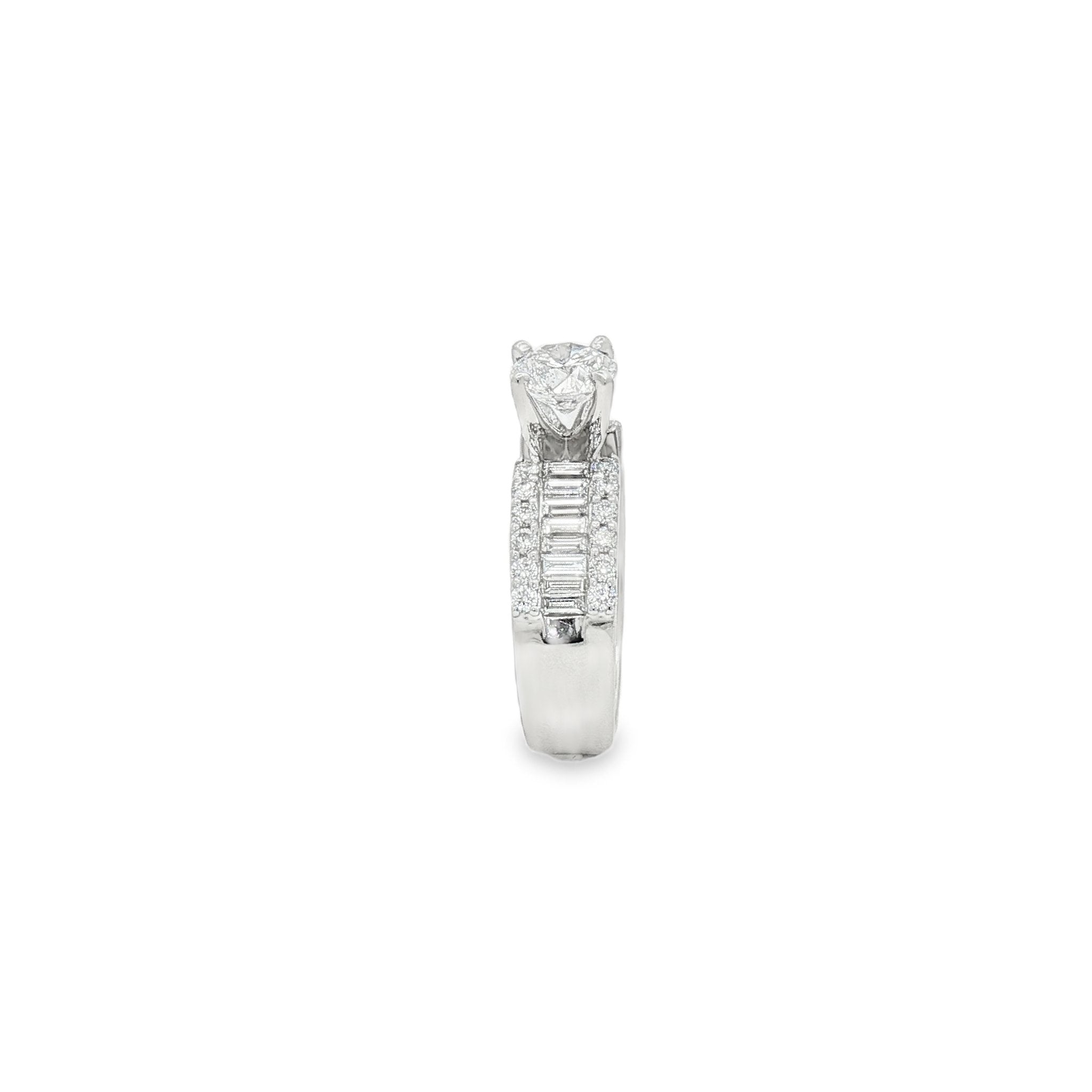 18kt White Gold Diamond Ring