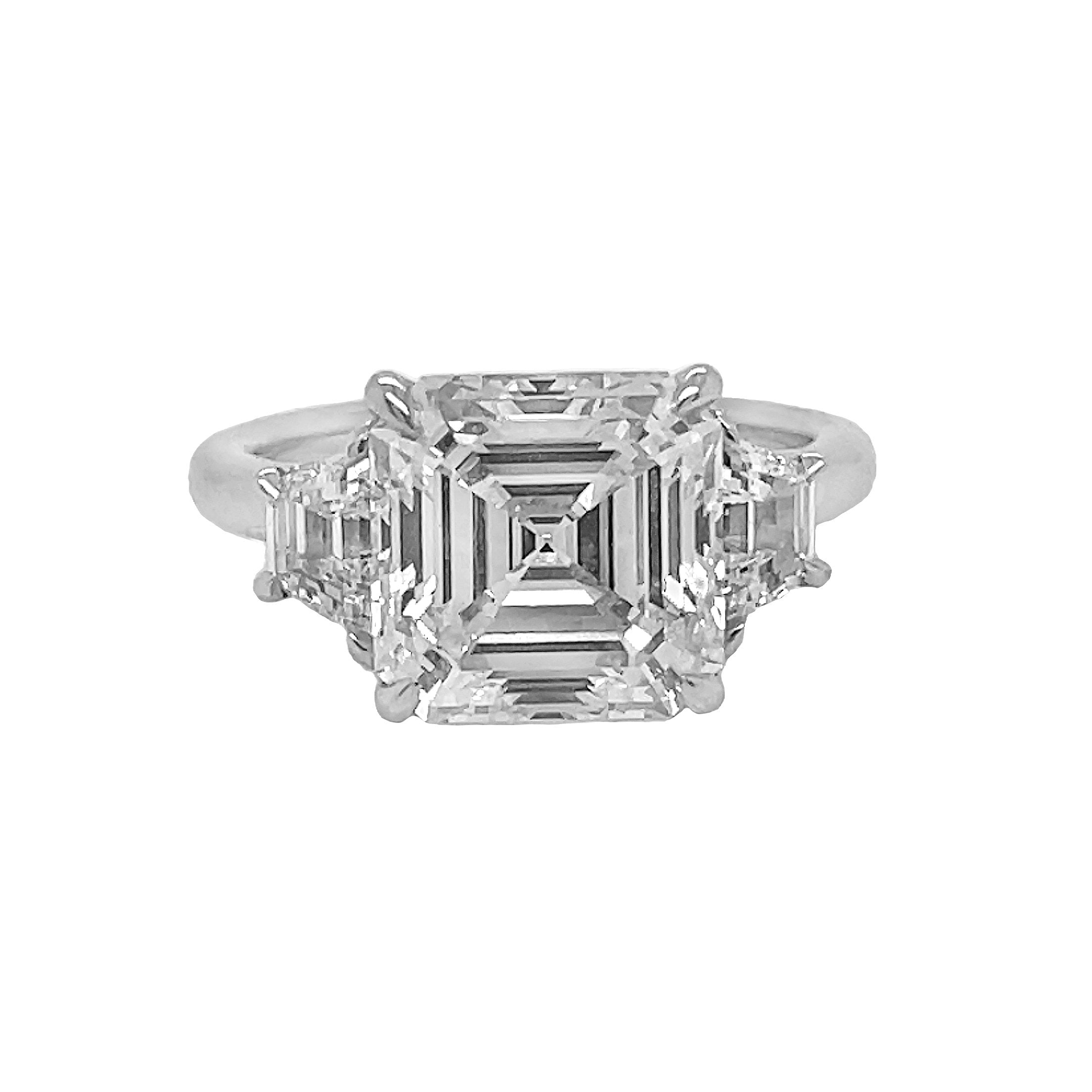 18kt White Gold Diamond Ring