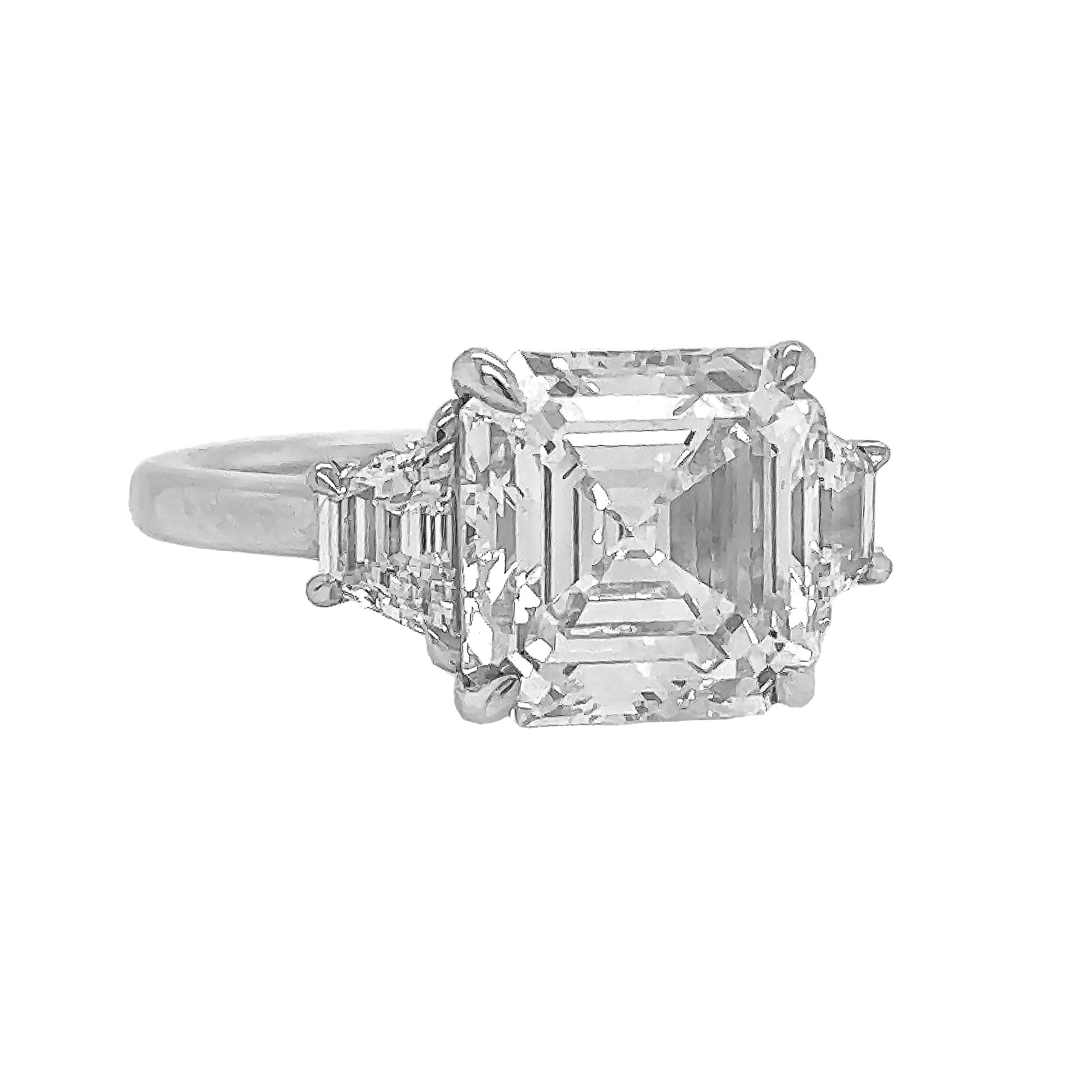 18kt White Gold Diamond Ring