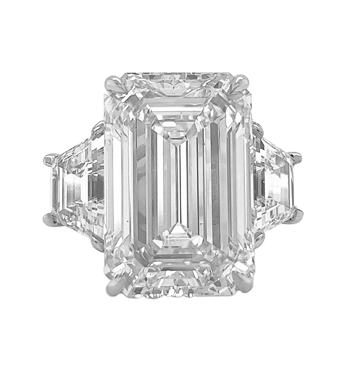 18kt White Gold Diamond Ring