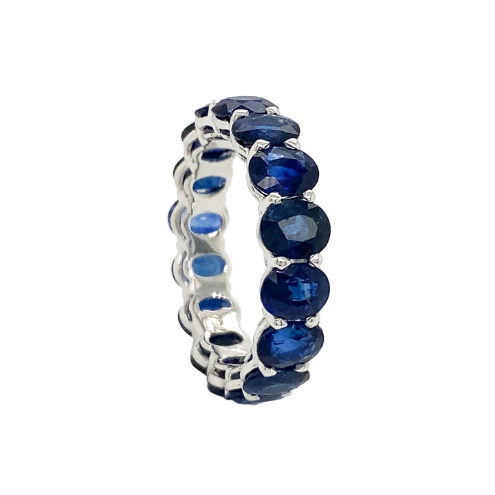 18kt White Gold Sapphire Band