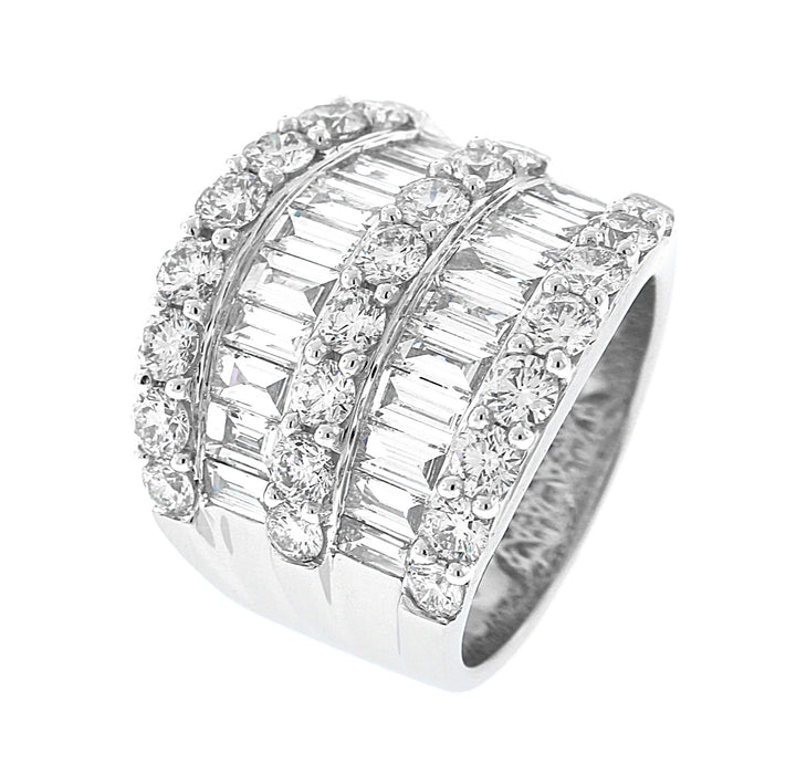 18kt White Gold Diamond Band
