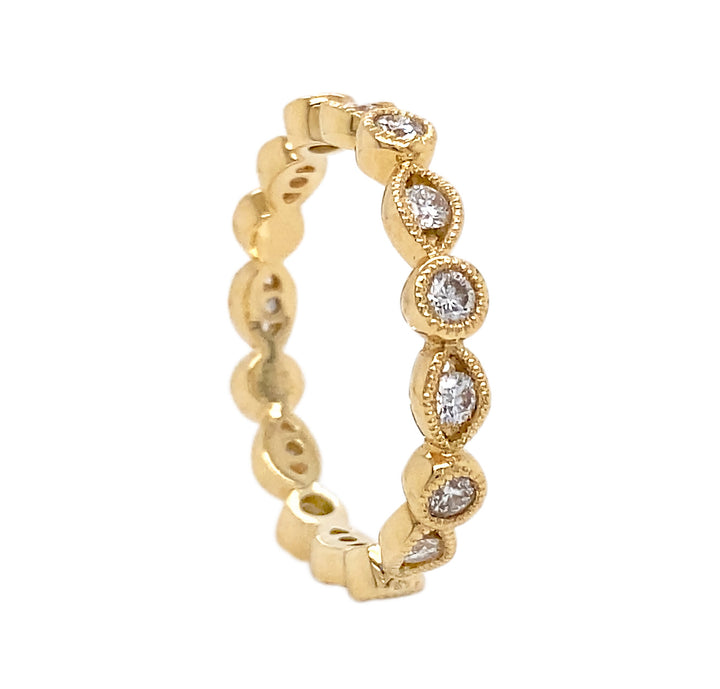 18kt Yellow Gold Diamond Band