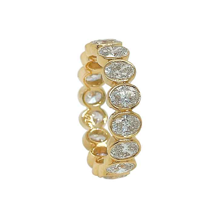 18kt Yellow Gold Diamond Band