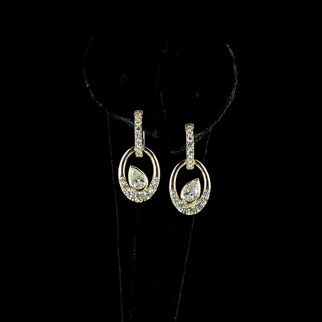 14kt Yellow Gold Lab Diamond Dangling Earring