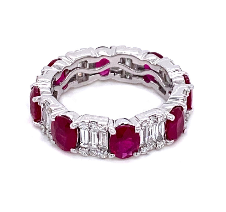 18kt White Gold Diamond Band