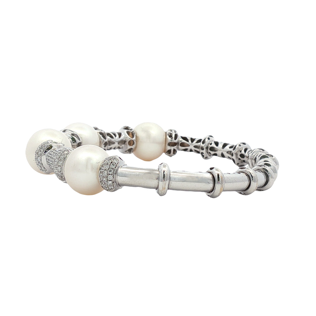 18kt White Gold Diamond And Pearl Bangle