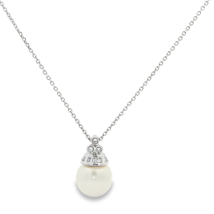 18kt White Gold Diamond And Pearl Pendant